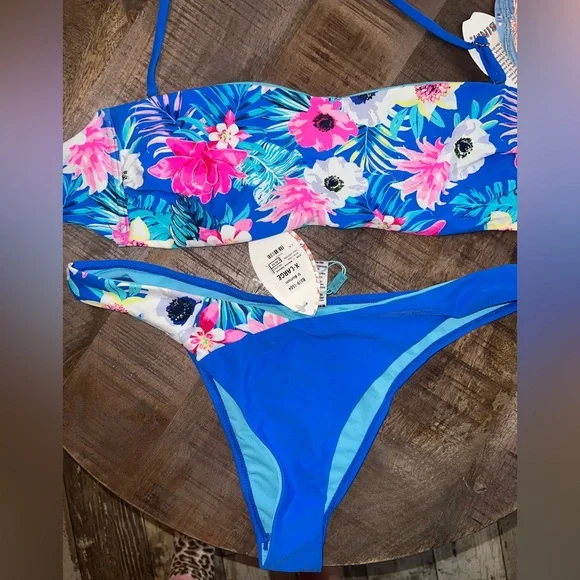⭐️NEW WITH TAGS⭐️ women’s swimsuit bikini size XL - Picture 3 of 4